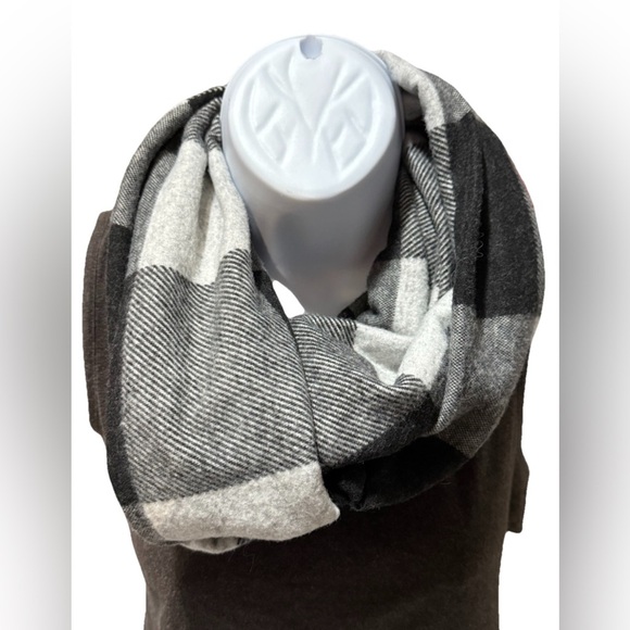 Black and Gray Plaid Scarf - Picture 1 of 1